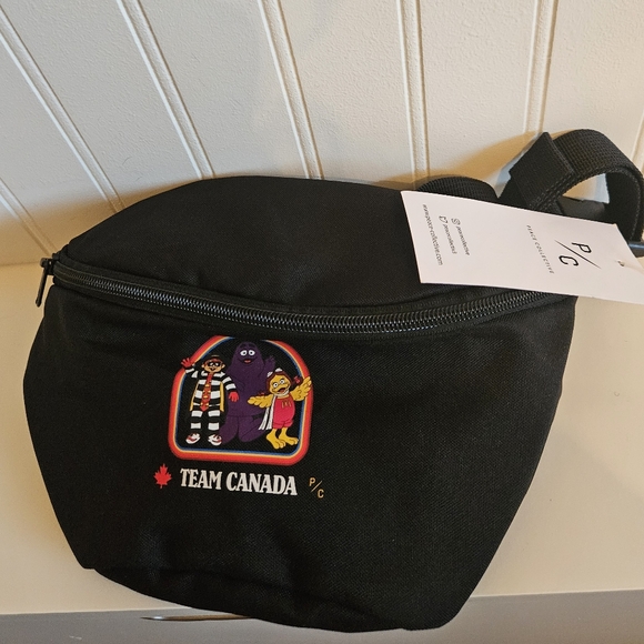 New McDonalds Team Canada x Peace Collective Fannypack 🍁 - Picture 2 of 2
